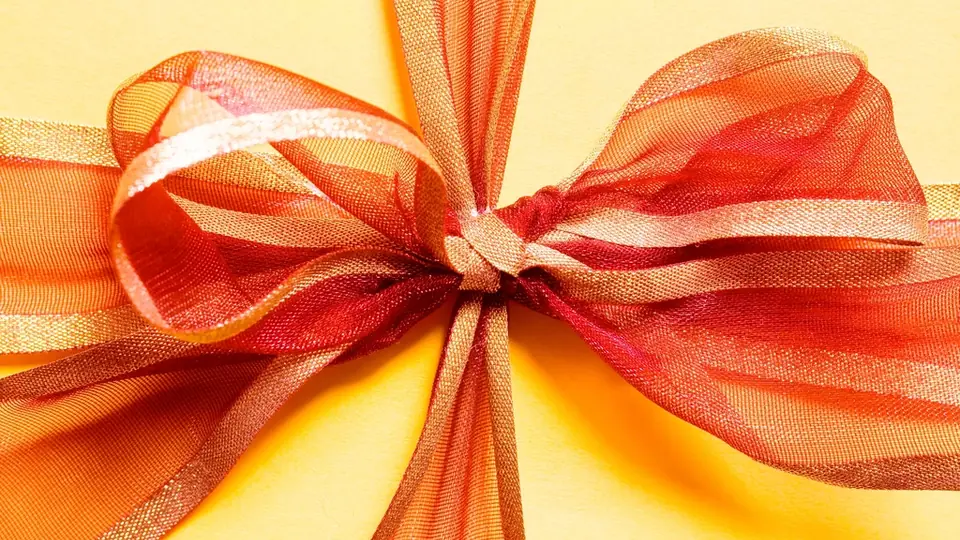 Cadeaudoos met oranje lint